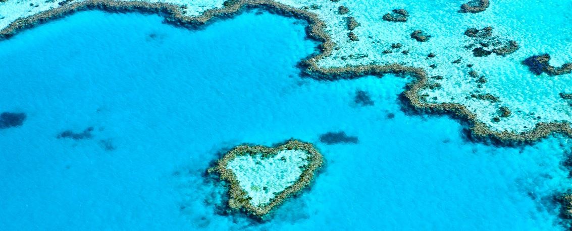 Whitsunday Islands heart shaped island from Travelwheels Location van Cairns Sydney