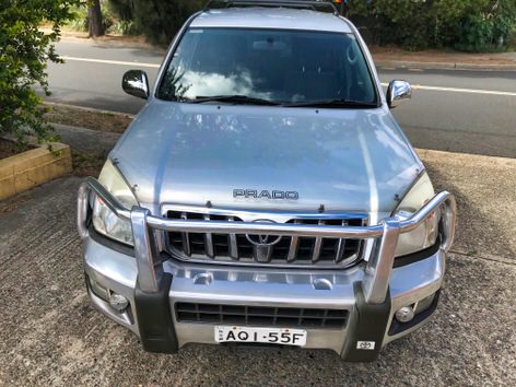 Used Toyota Prado for sale - front view of 4x4
