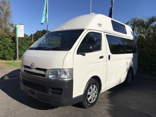 Camper kaufen Australien mit Travelwheels Autoverkauf in Sydney - photo showing the front passenger side angle view of a Toyota Hiace 3 Person campervan for sale