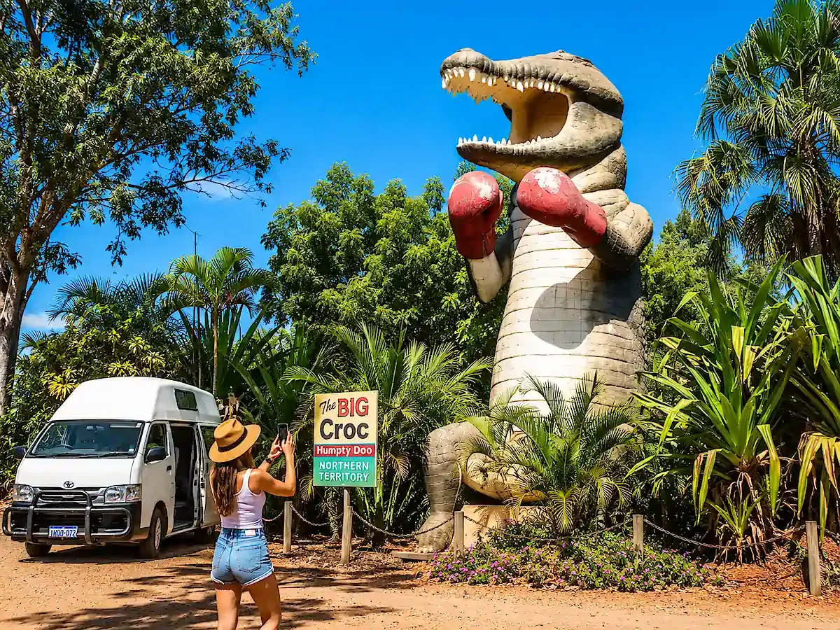 Big Things of Australian - Northern Territory - Big Crocodile with Boxing Gloves