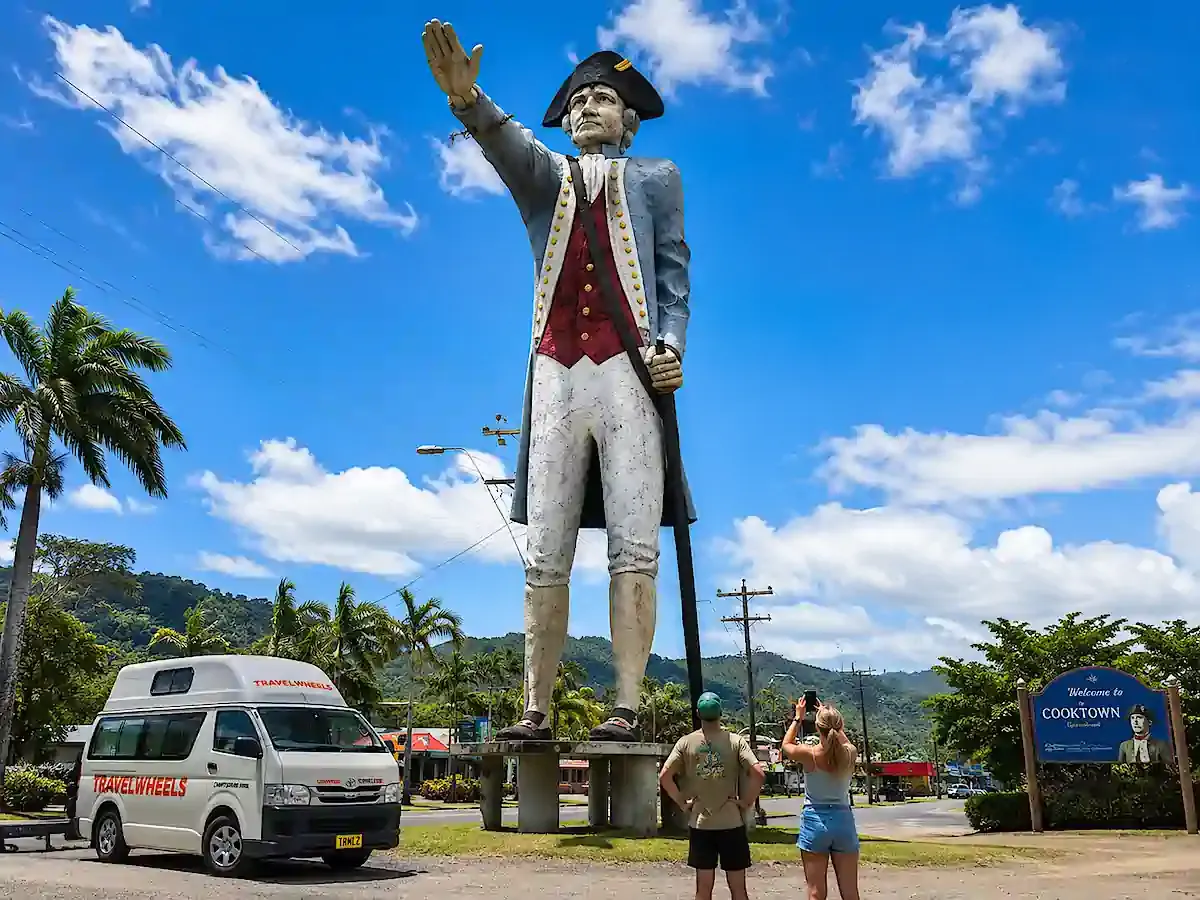 Big Things of Australia - Captain Cook - 14m tall was in Cairns