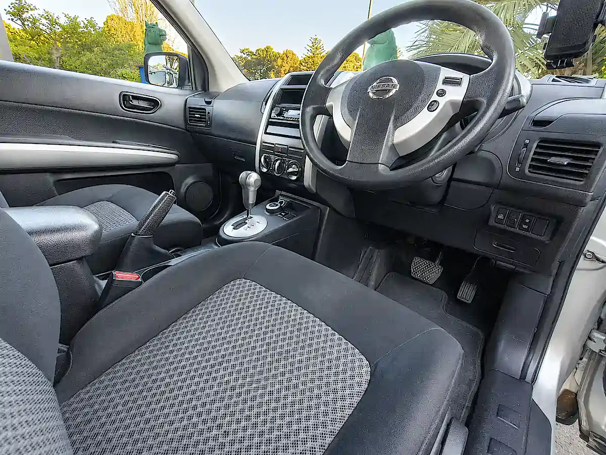 Used Nissan 4x4 for sale - photo of the driver seat in this automatic 4x4